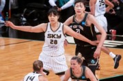 开云登录官网-韩旭李月汝不再孤独 更多女篮球员或挑战WNBA